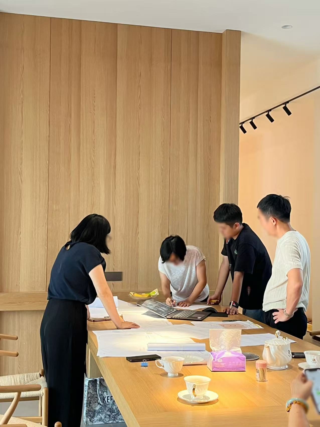 TENWELL team working in the showroom
