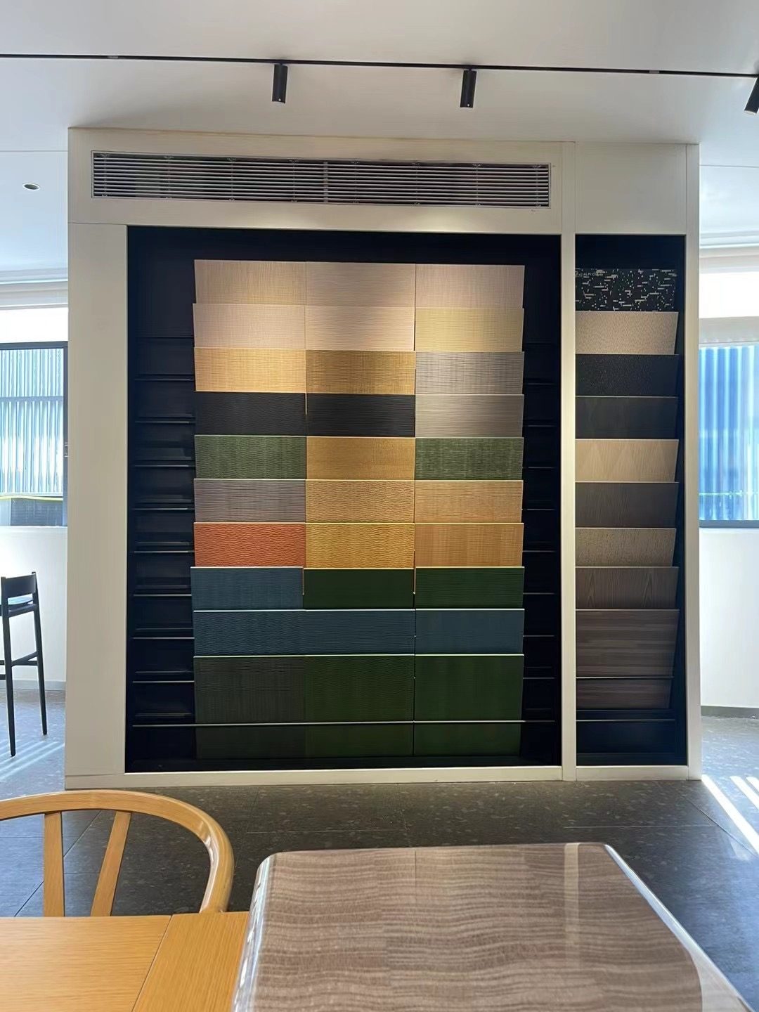 Natural wood veneered panels