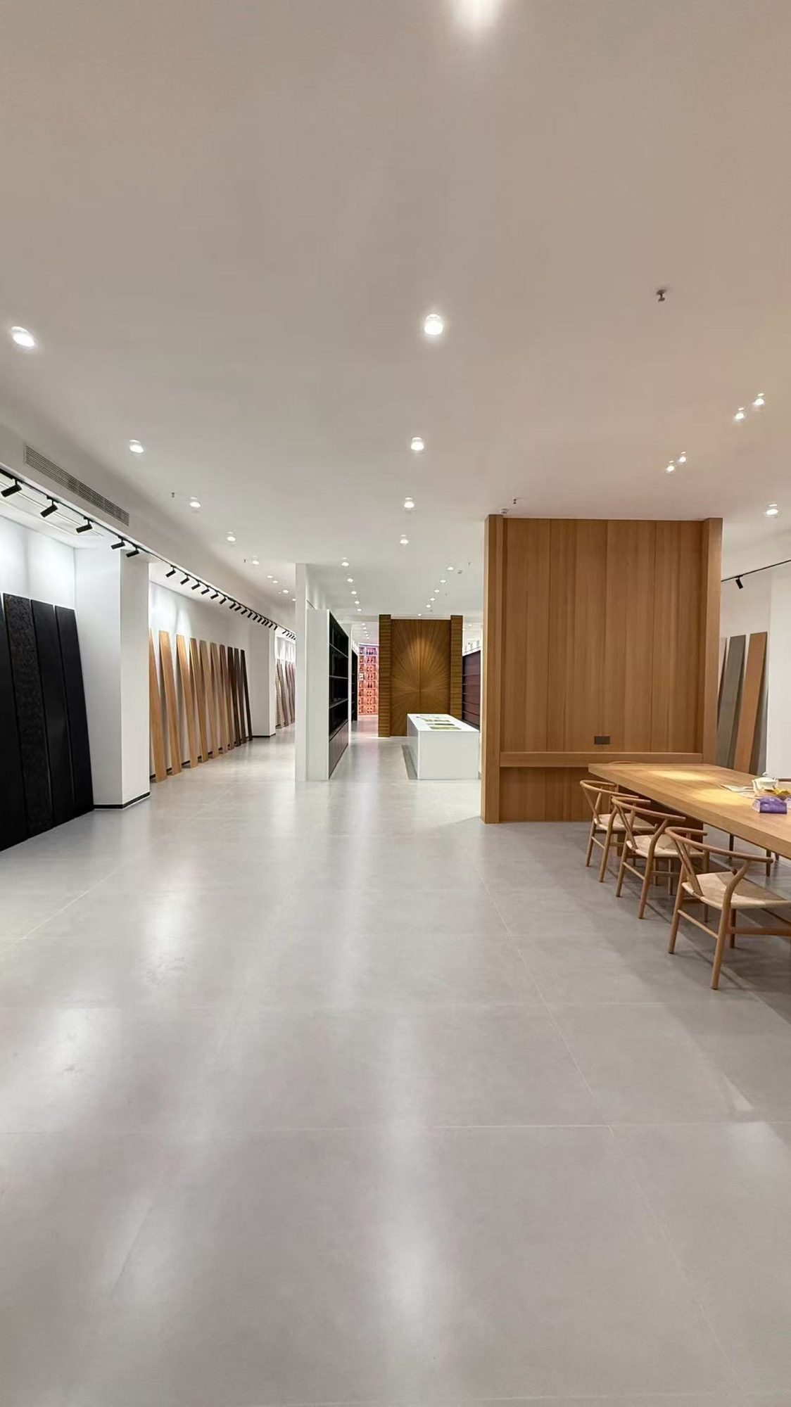 TENWELL showroom environment 01